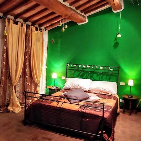 B&B Le Undici Lune San Gimignano Bagian luar foto