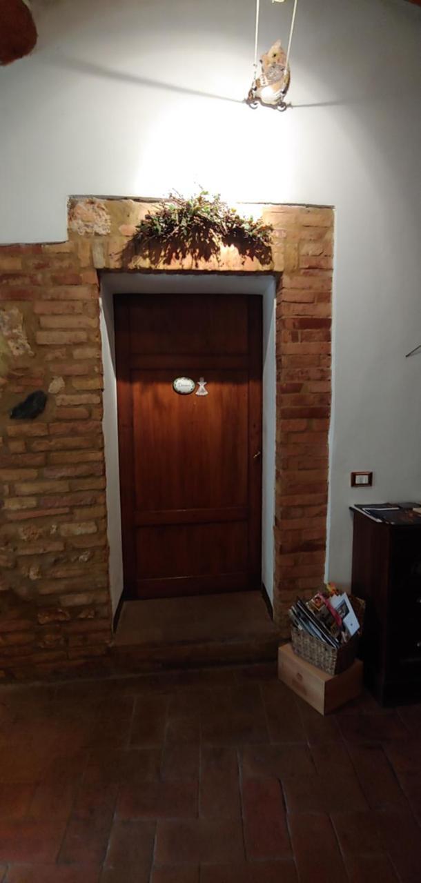 B&B Le Undici Lune San Gimignano Bagian luar foto