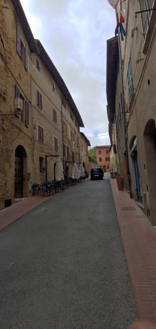 B&B Le Undici Lune San Gimignano Bagian luar foto