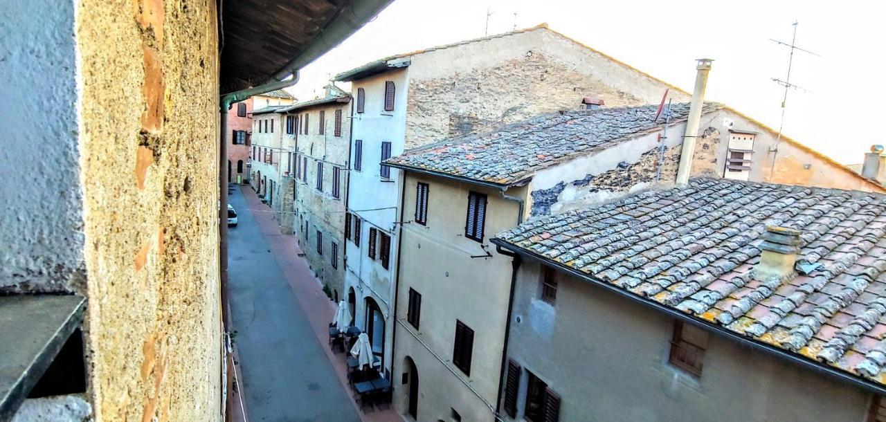 B&B Le Undici Lune San Gimignano Bagian luar foto