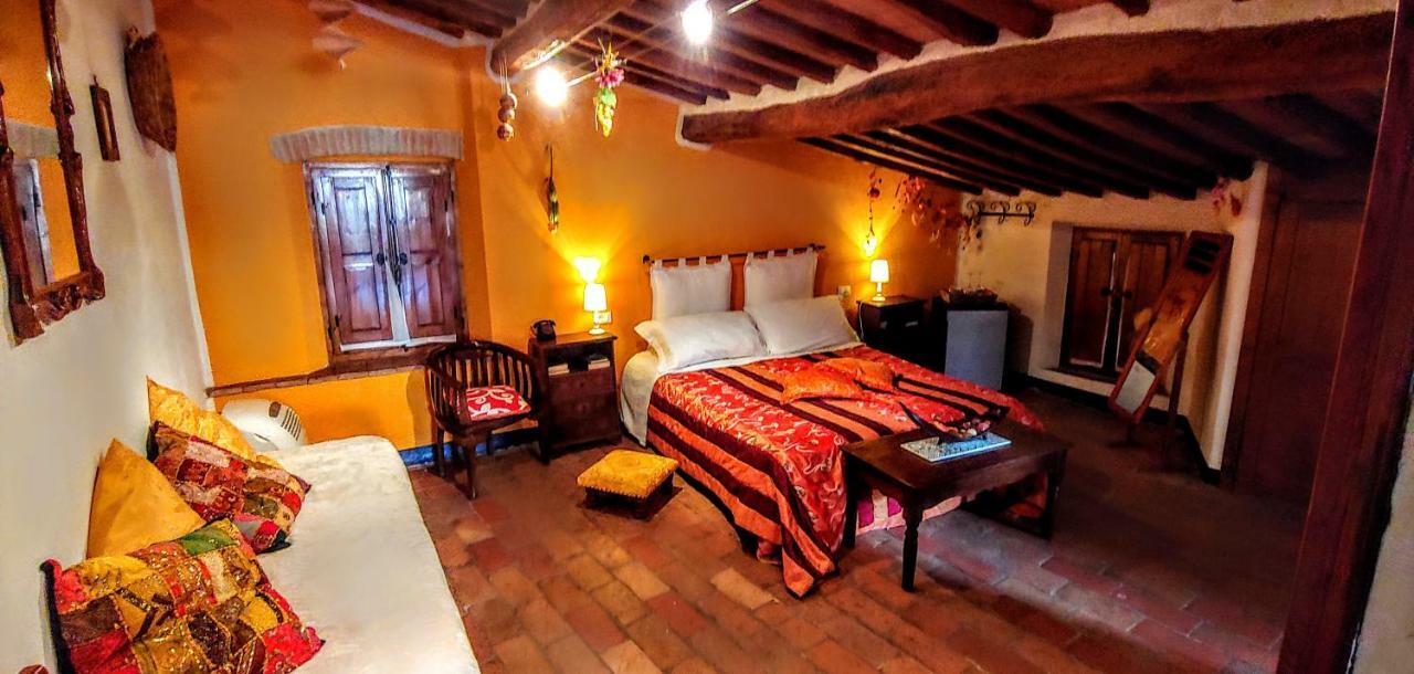 B&B Le Undici Lune San Gimignano Bagian luar foto