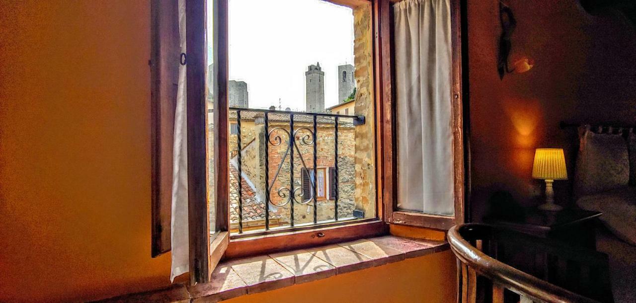 B&B Le Undici Lune San Gimignano Bagian luar foto