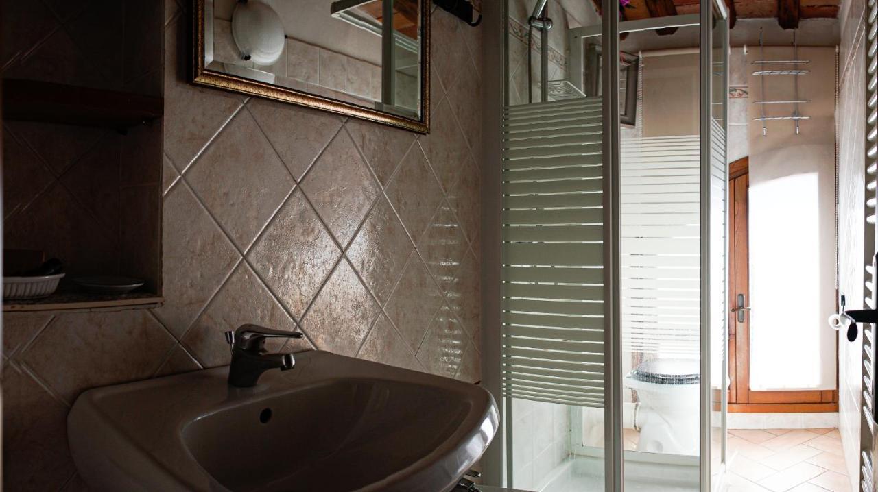 B&B Le Undici Lune San Gimignano Bagian luar foto
