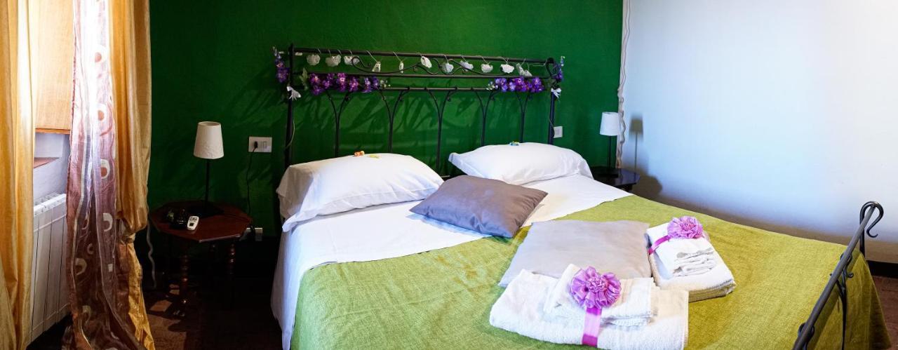 B&B Le Undici Lune San Gimignano Bagian luar foto