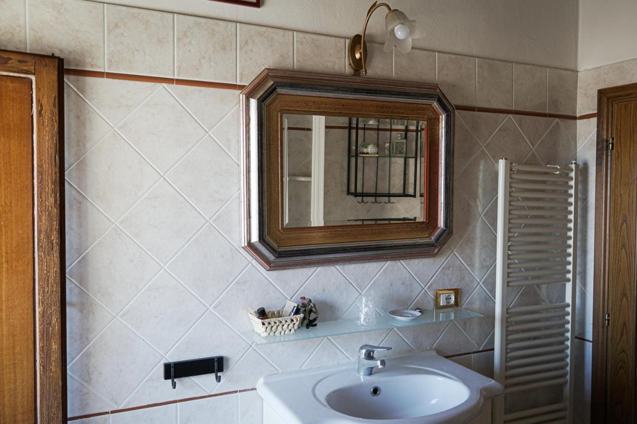 B&B Le Undici Lune San Gimignano Bagian luar foto